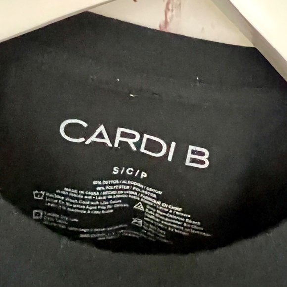 Cardi B Crop Tee - Picture 2 of 3